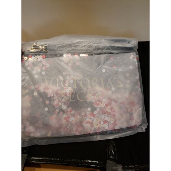 VICTORIA'S SECRET BLACK SEQUIN STRIPE WEEKENDER BAG GETAWAY CARRY ON LARGE TOTE - Picture 4 of 8